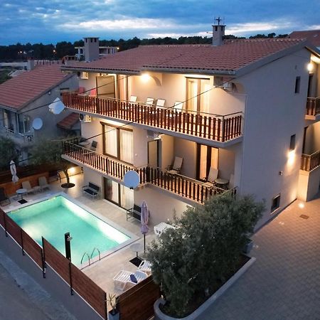 Pool Apartments Julia Ζαντάρ Εξωτερικό φωτογραφία