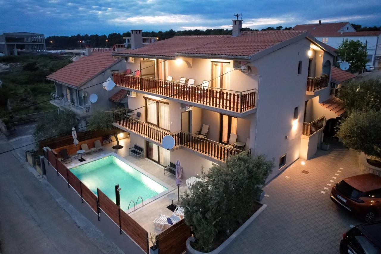 Pool Apartments Julia Ζαντάρ Εξωτερικό φωτογραφία