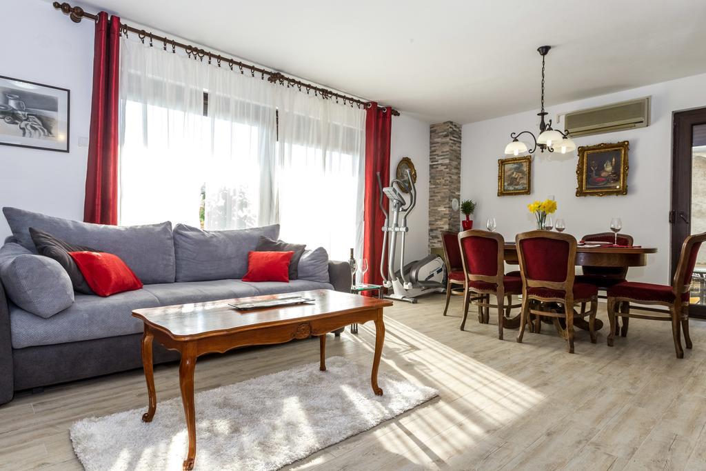 Pool Apartments Julia Ζαντάρ Εξωτερικό φωτογραφία